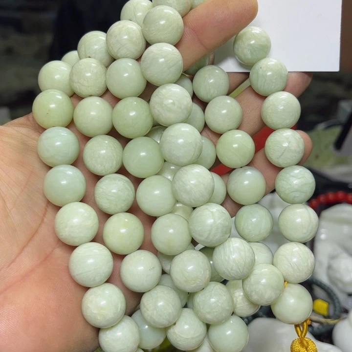 蛇纹石玉手持未镶嵌