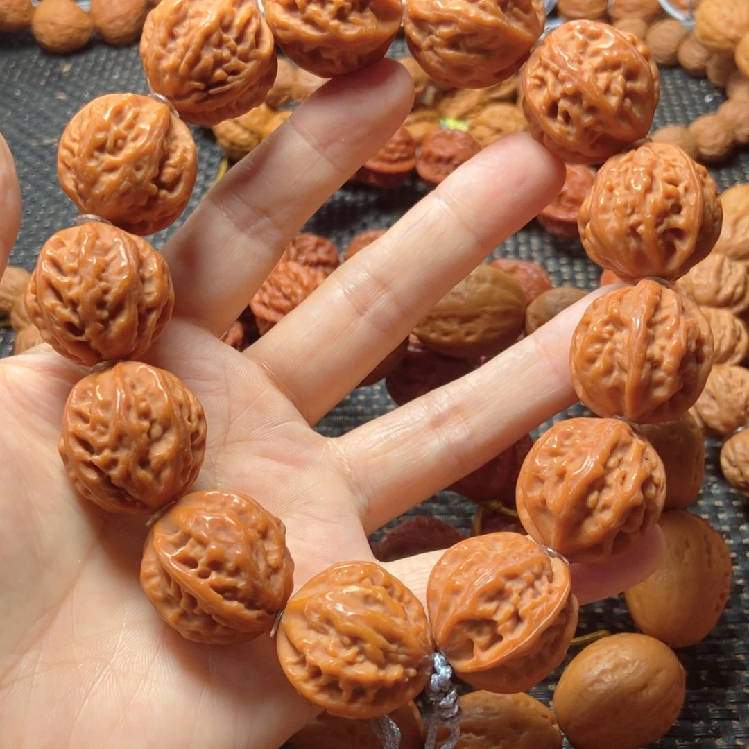 北***哥吊坠文玩核桃八棱手串