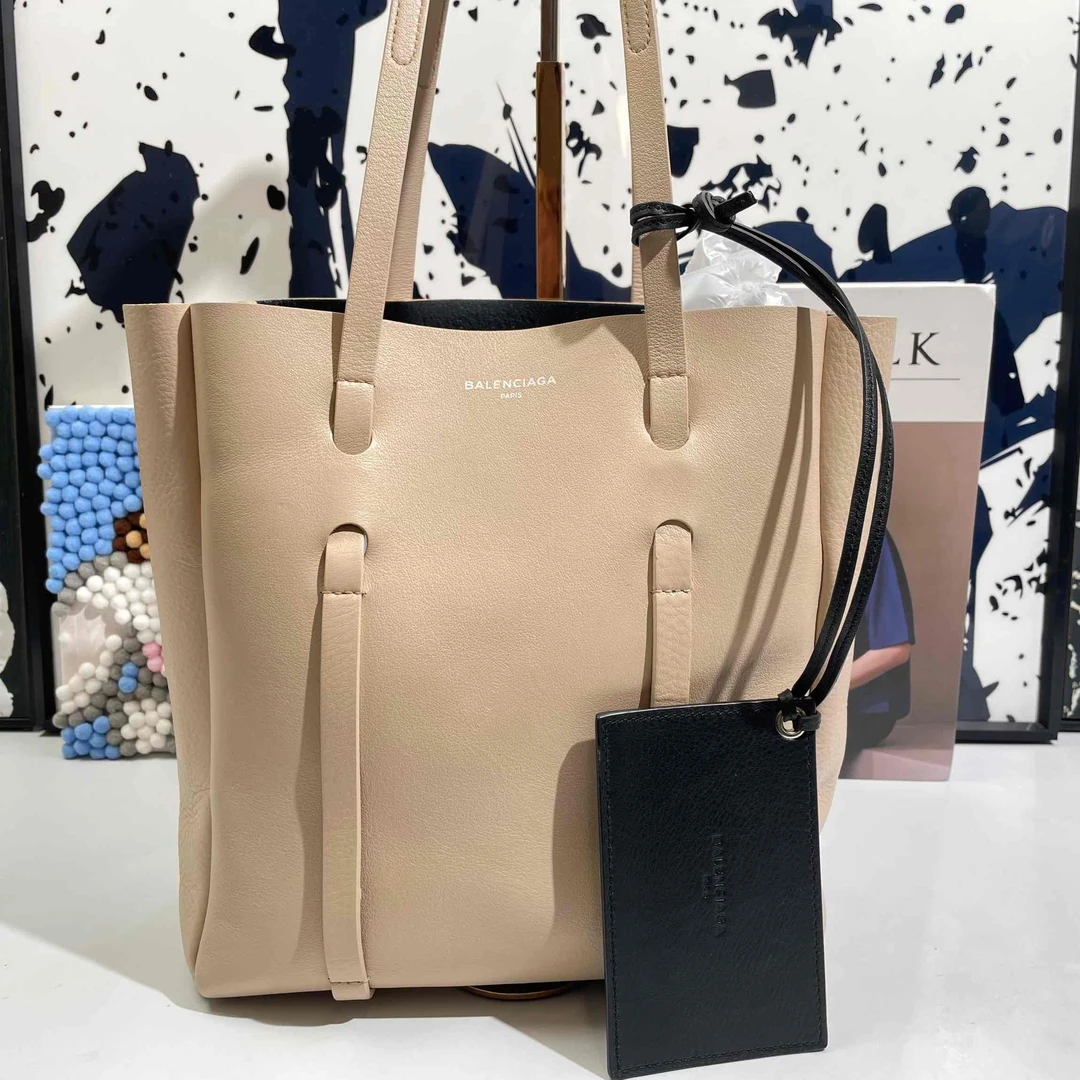 95新  小野专属/95新/巴黎世家/单肩包/DJ8637