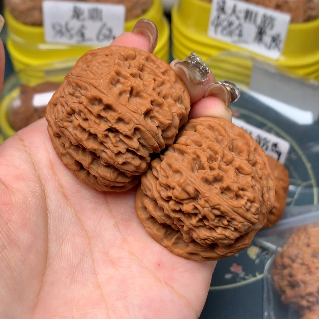 【闪购商品】文玩核桃吊坠长**叔45-27055-02