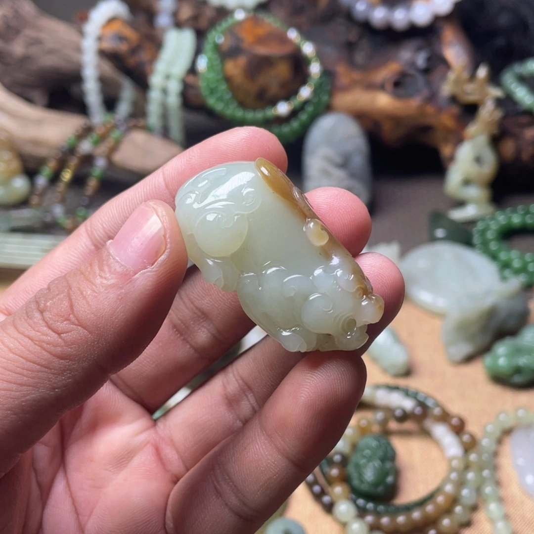 和田玉未镶嵌颈饰