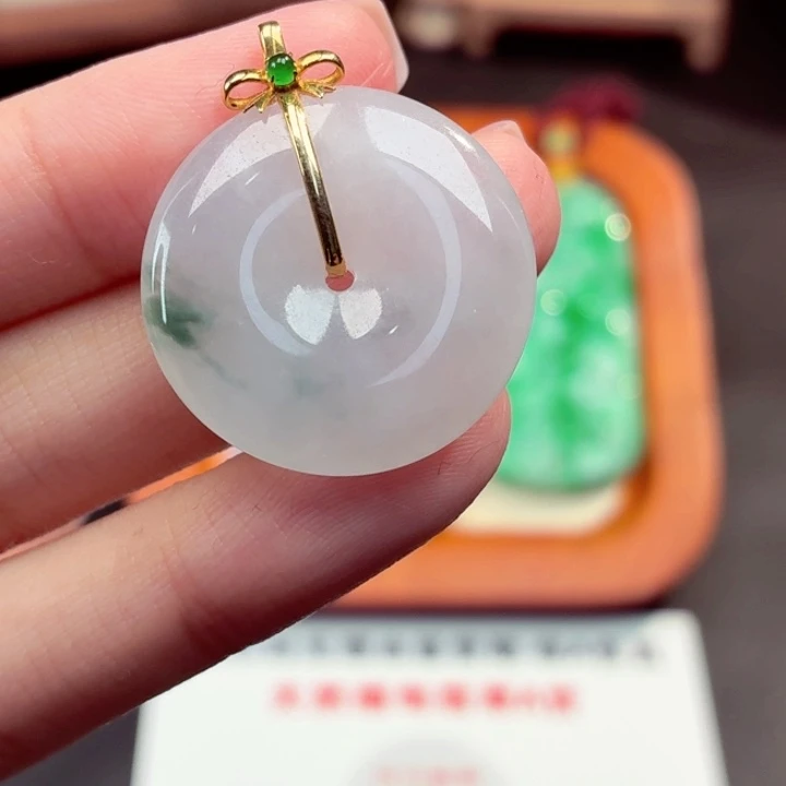 翡翠18K金镶嵌颈饰