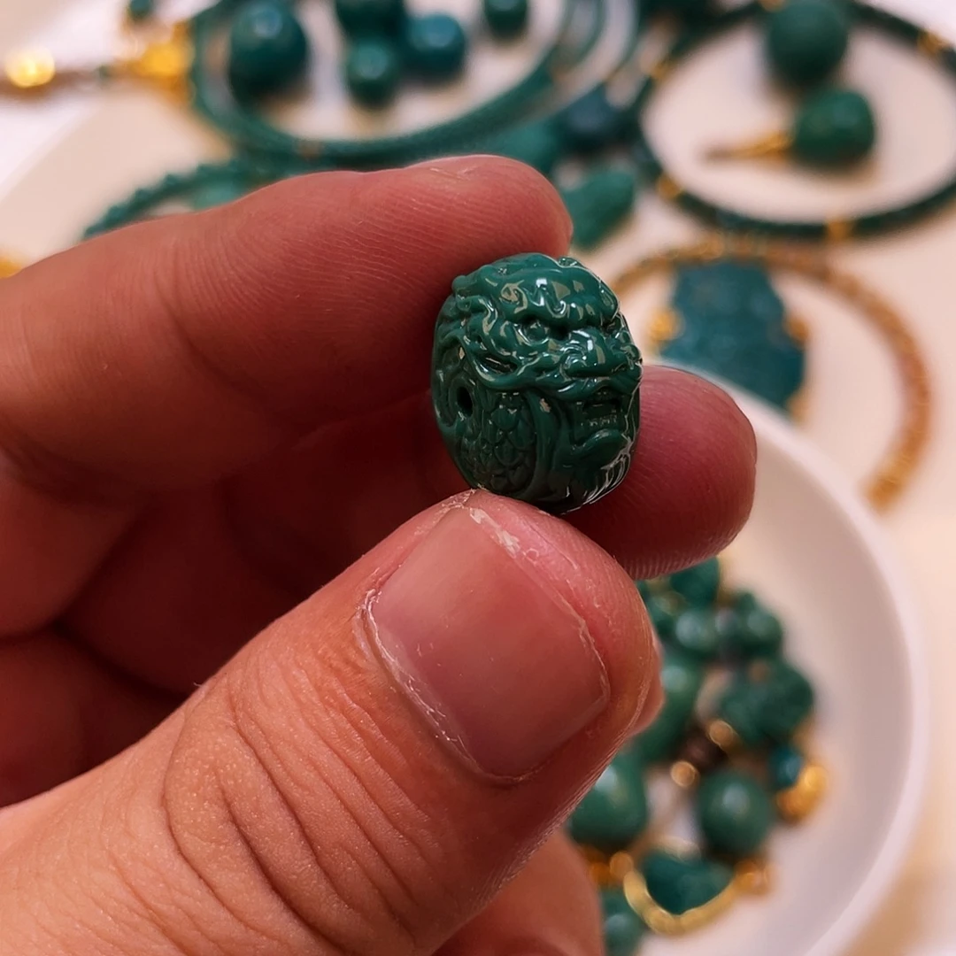 绿松石未镶嵌原矿绿松石