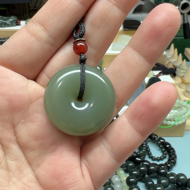 无***风和田玉未镶嵌颈饰