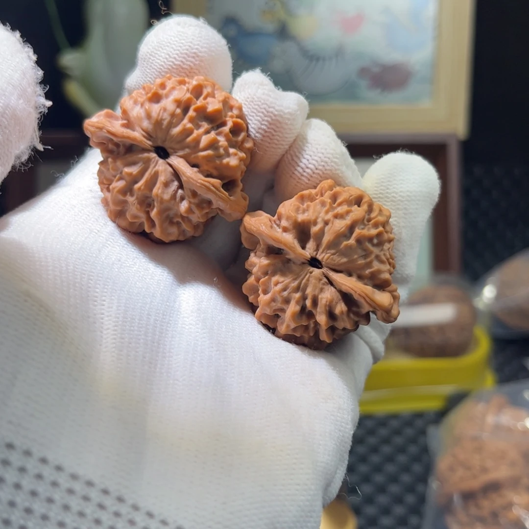 文玩核桃吊坠玄月