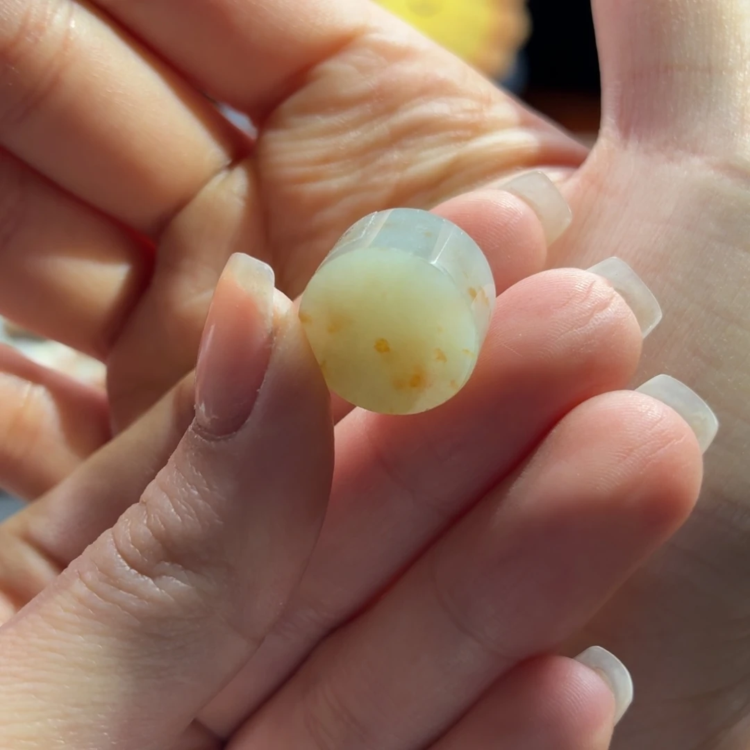 未镶嵌定制翡翠桃胶炖奶 戒指心