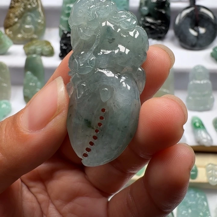 翡翠未镶嵌颈饰翡翠