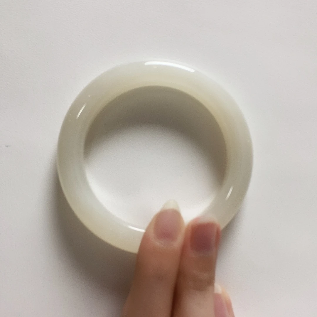 *****和田玉手镯未镶嵌简单56