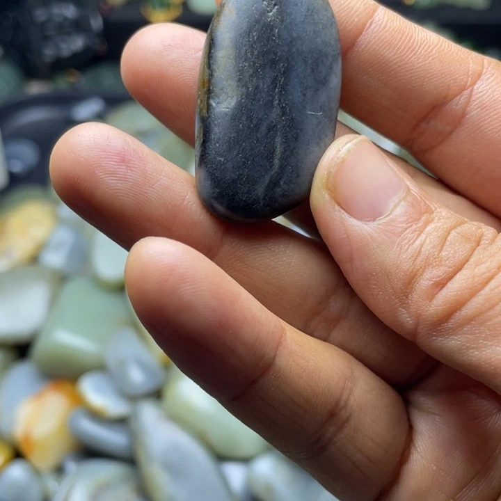 㞮***孞和田玉未镶嵌珠宝半成品