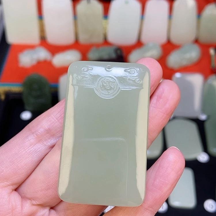 【闪购商品】颈饰未镶嵌和田玉