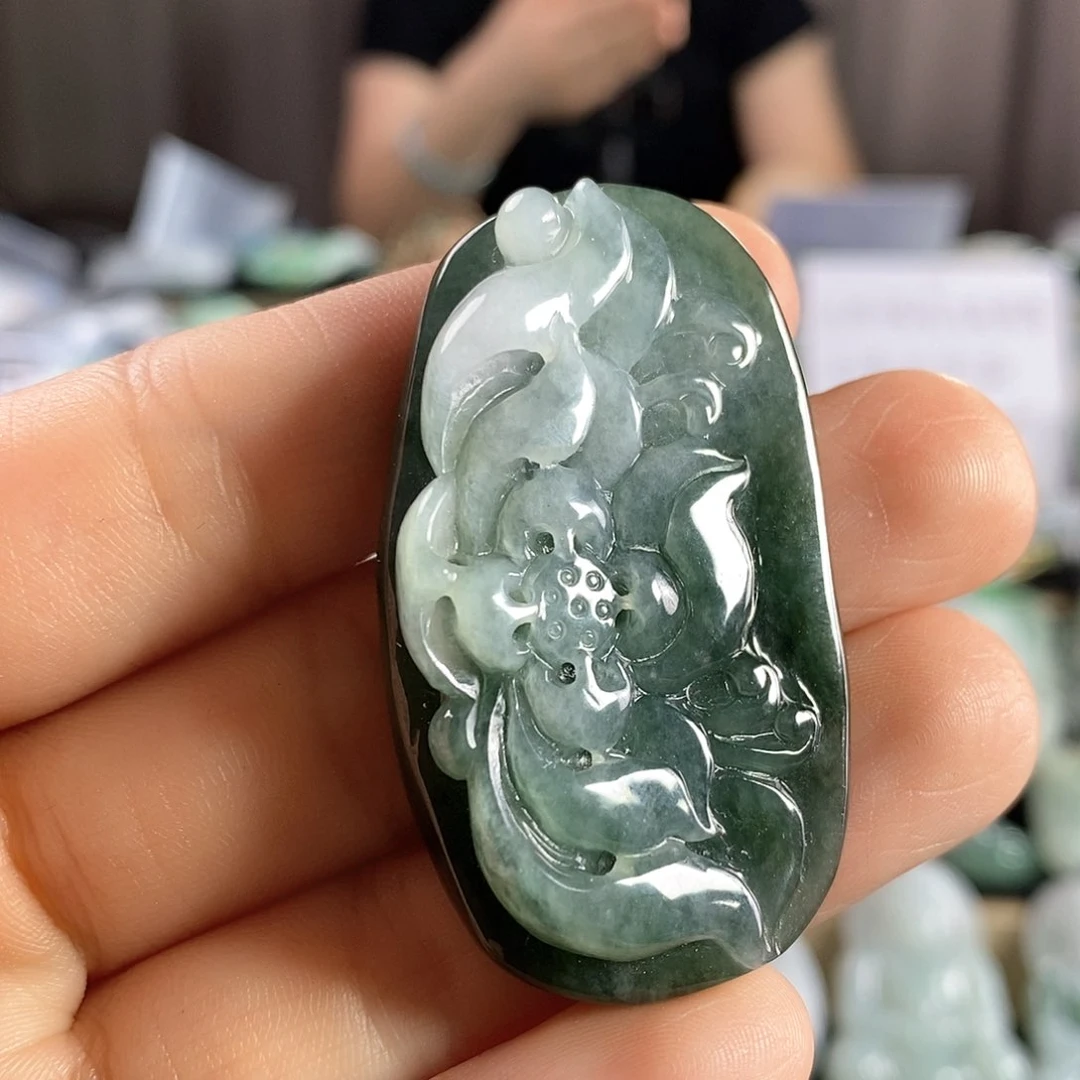 翡翠未镶嵌颈饰吊坠