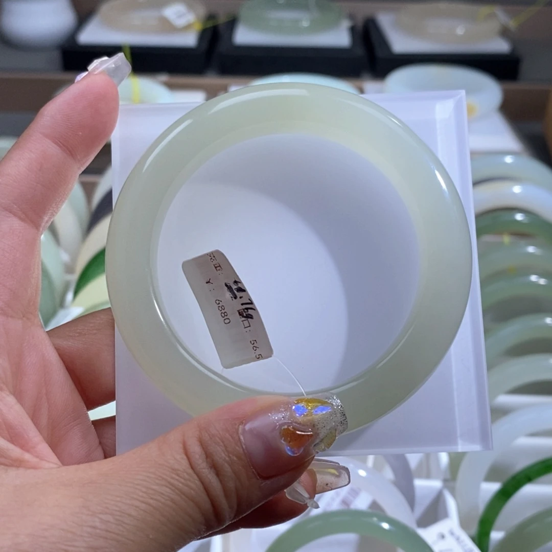 和田玉手镯未镶嵌浅晴荔枝冻56