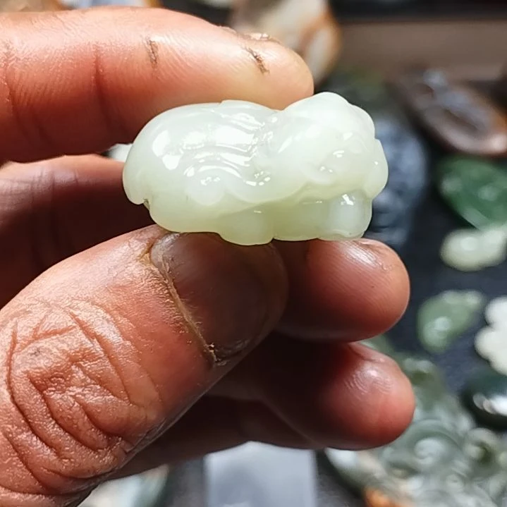 和田玉未镶嵌颈饰