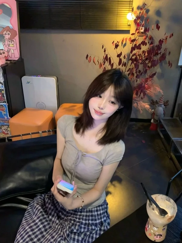 法式复古系带U领正肩短袖t恤女夏季2025新款修身收腰别致短款上衣