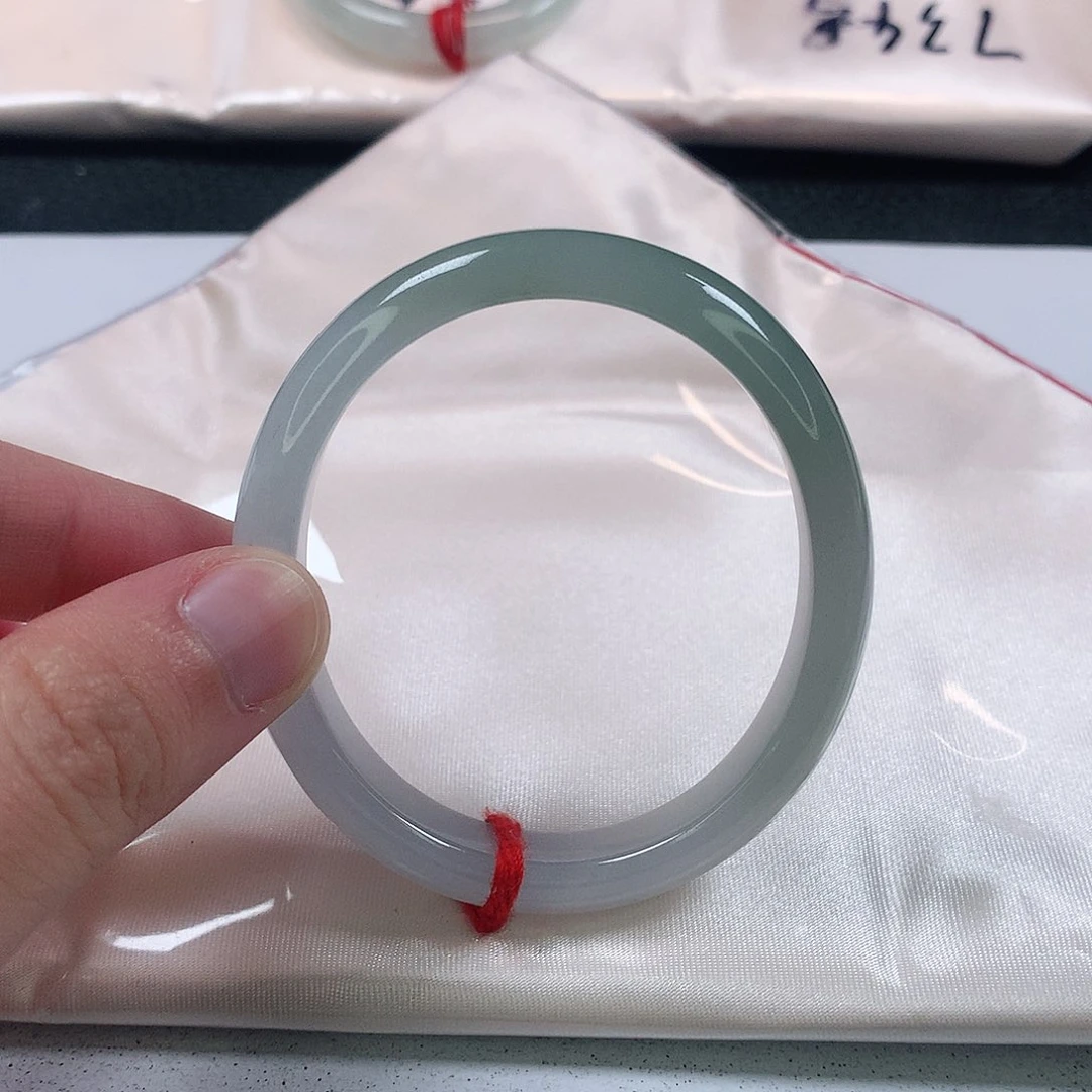 未镶嵌手镯（贵妃镯）翡翠325