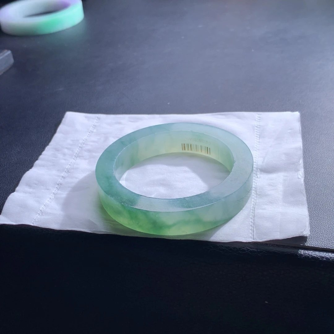 未镶嵌翡翠手镯定制翡翠