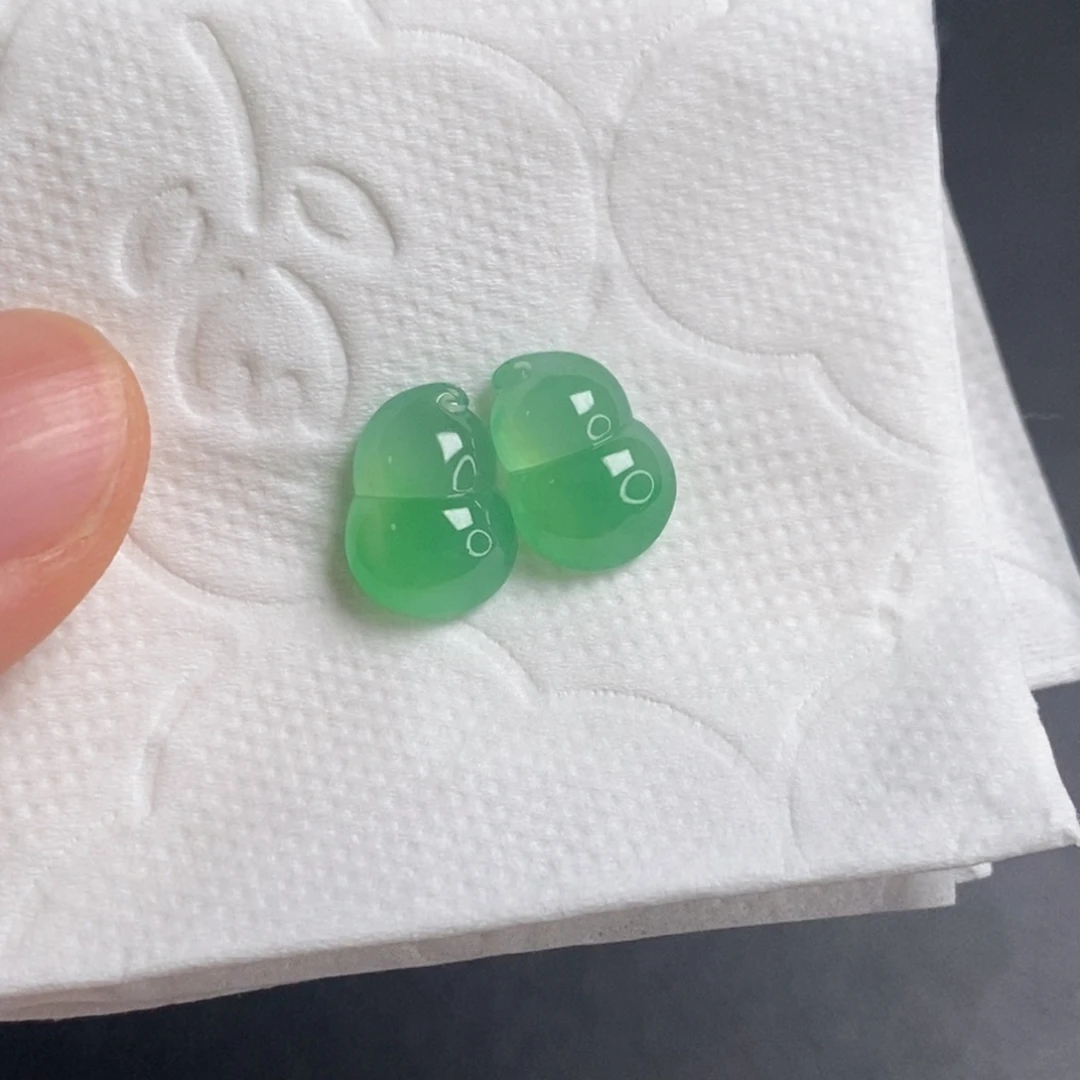 颈饰未镶嵌翡翠一对木那绿