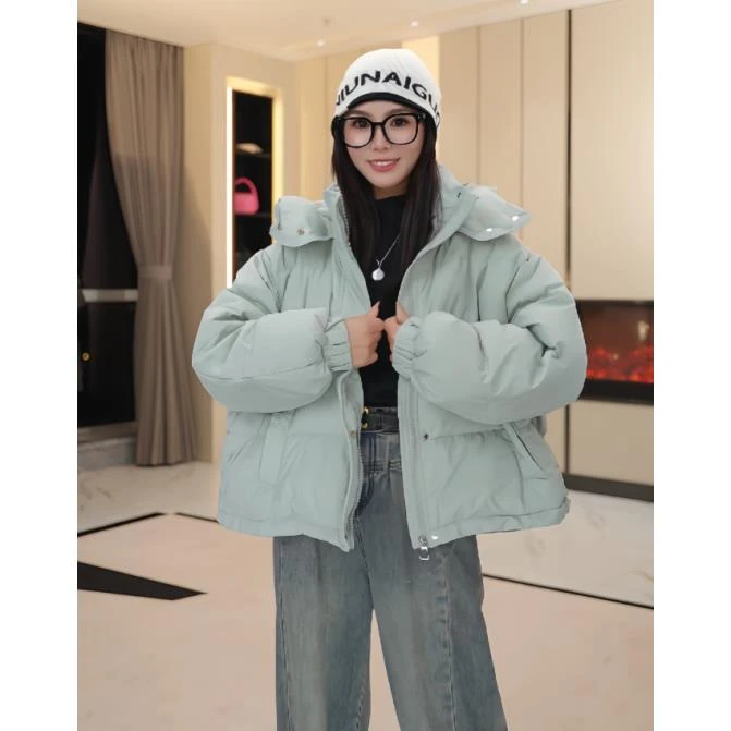 冬季新款羽绒服女款常规款连帽纯色网红短款时尚休闲百搭宽松外套