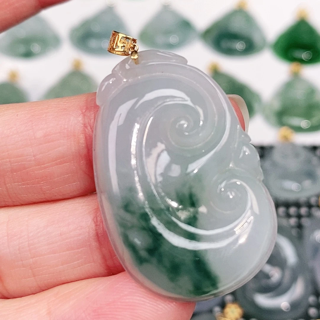 翡翠18K金镶嵌颈饰