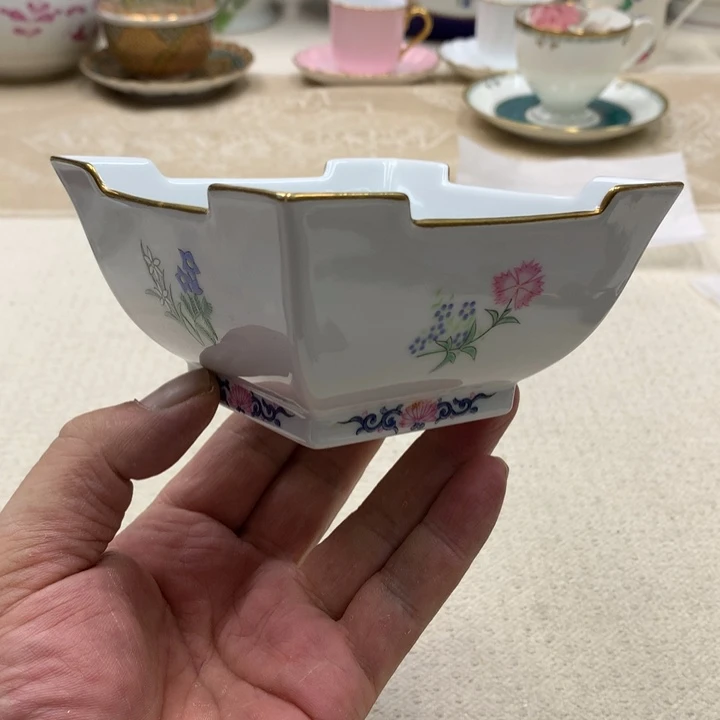 瓷片这份报告指的是他人