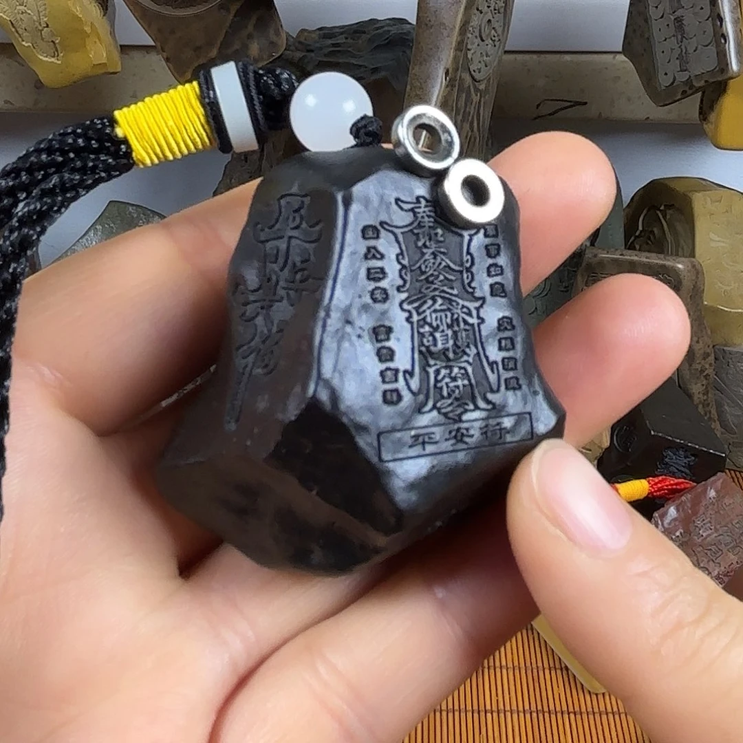 新疆戈壁石原石雕刻68