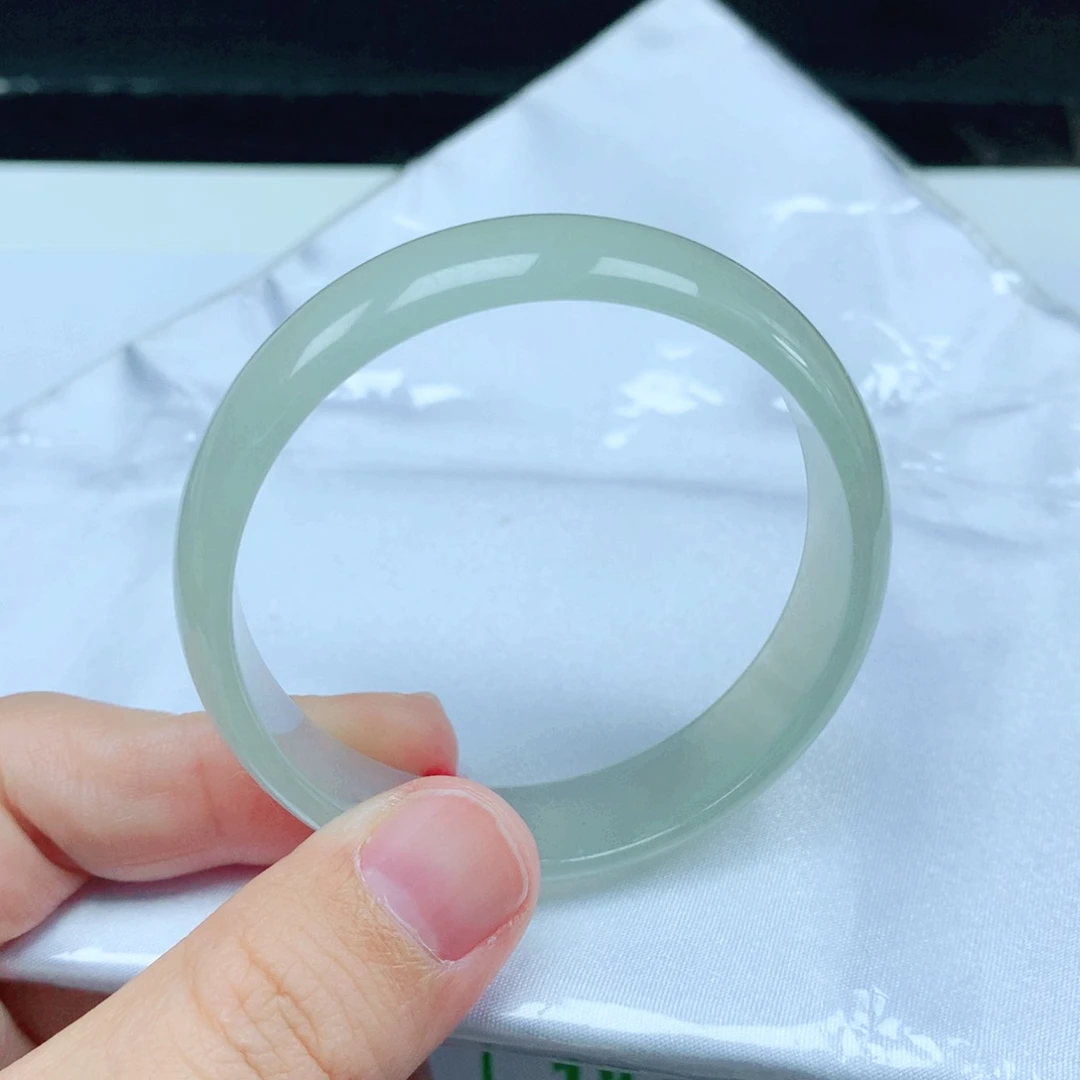 未镶嵌手镯翡翠50