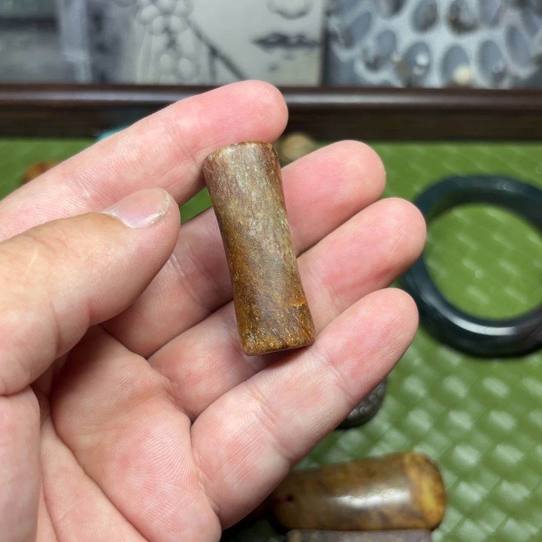 没***子颈饰未镶嵌岫岩河磨玉（透闪石质玉）