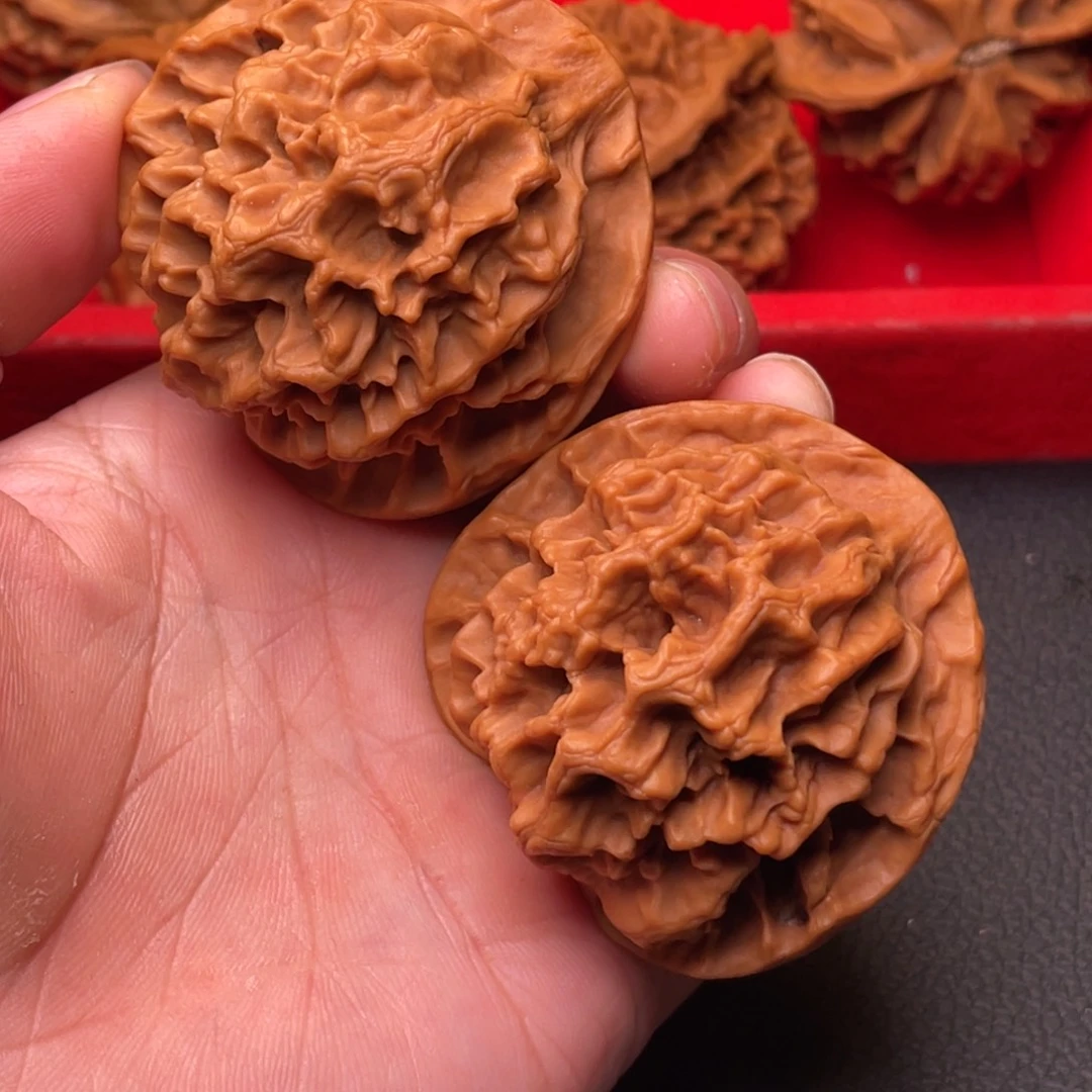 文玩核桃把件秦岭野生核桃