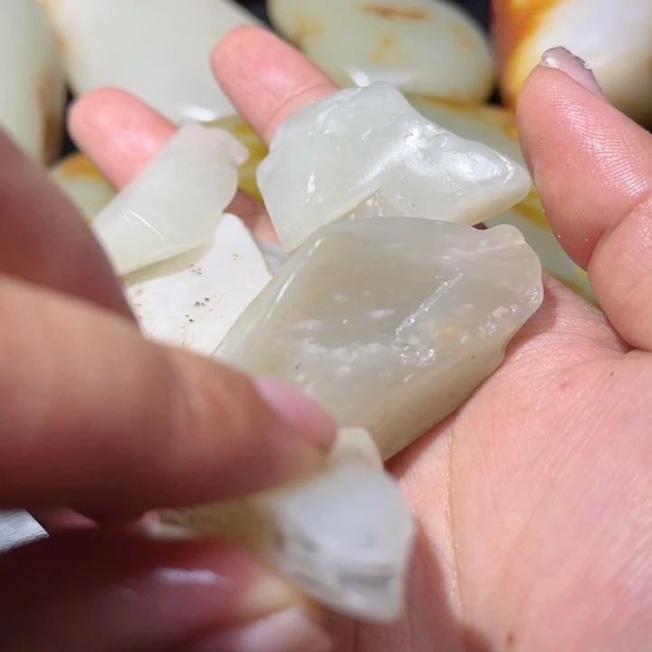 和田玉未镶嵌珠宝奇石