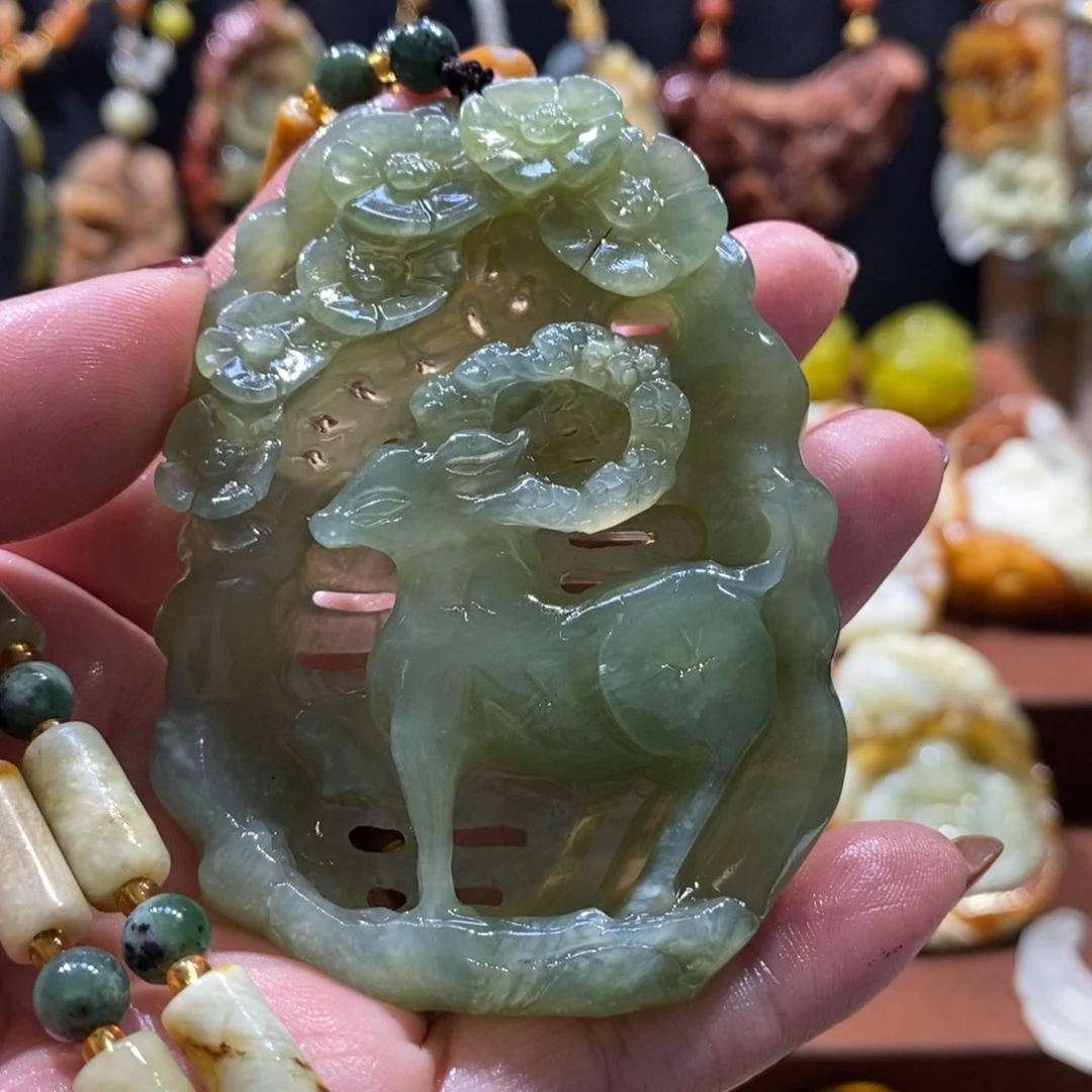 蛇纹石玉颈饰未镶嵌