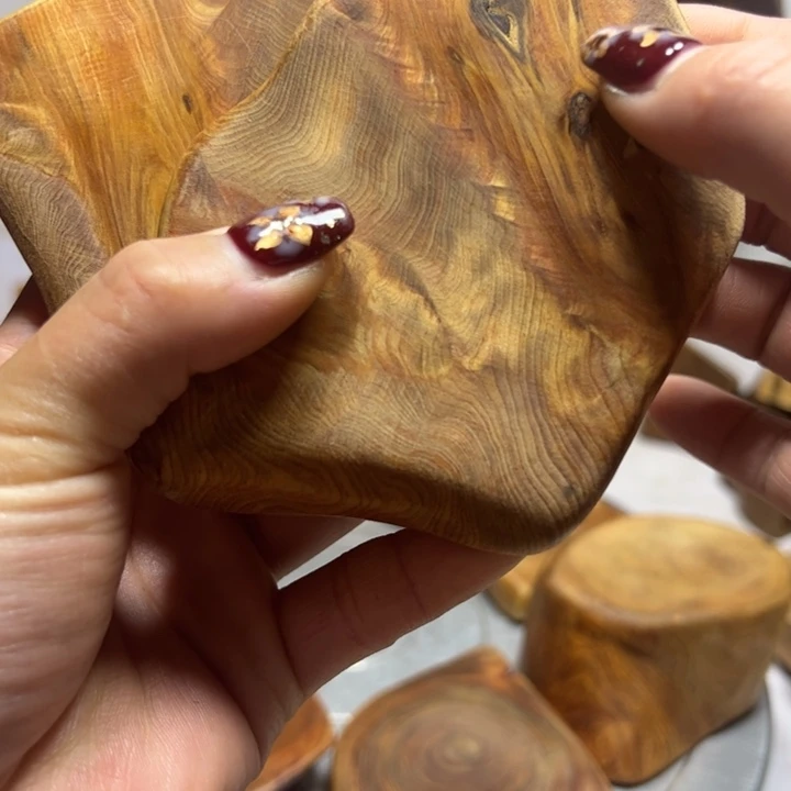 林***友木一物一拍50手把件