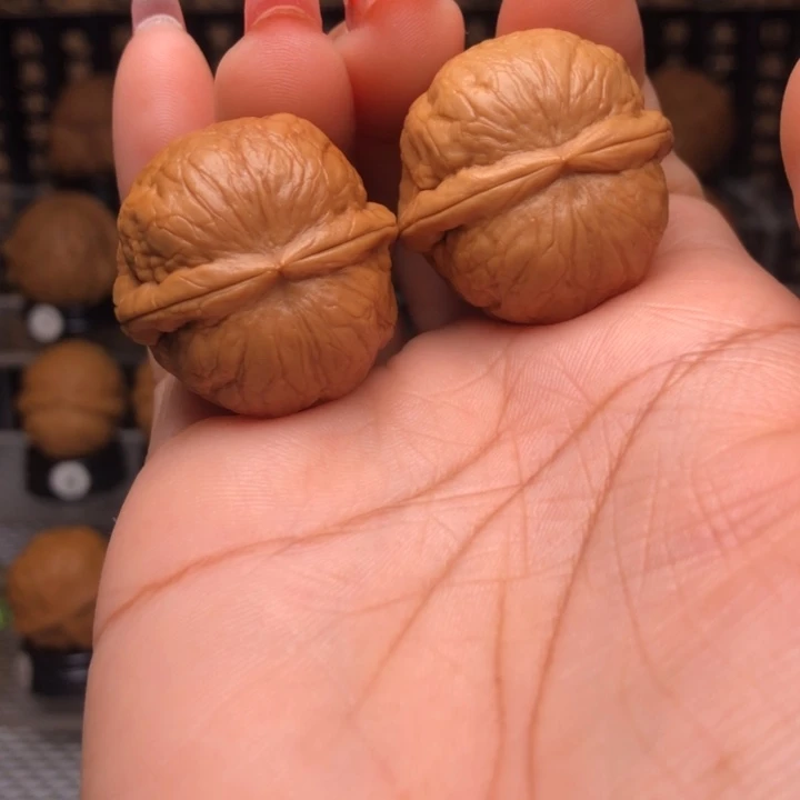 橄榄核吊坠沿**妳99蛇皮球