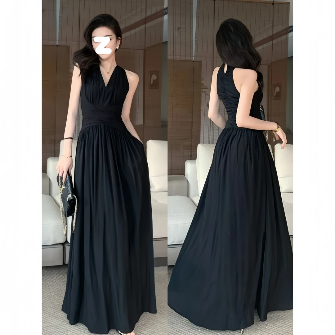 黑色挂脖无袖连衣裙女2025夏季新款法式高级感修身显瘦气质长裙子