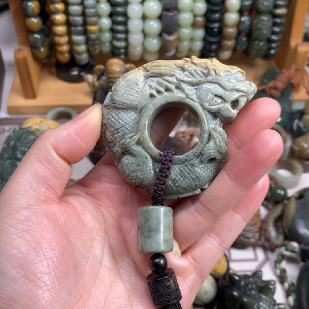 【闪购商品】未镶嵌岫岩河磨玉（透闪石质玉）把件