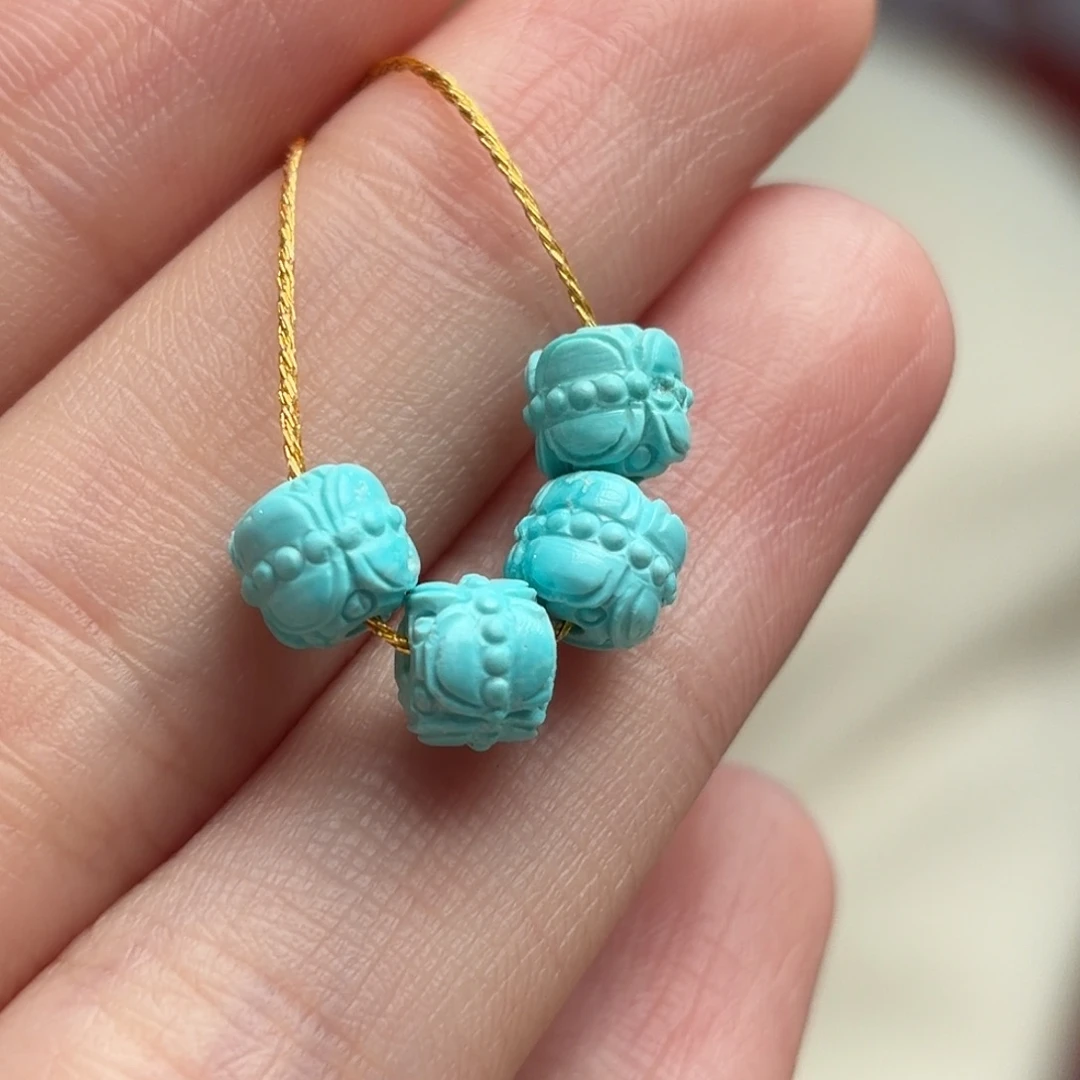 绿松石未镶嵌颈饰