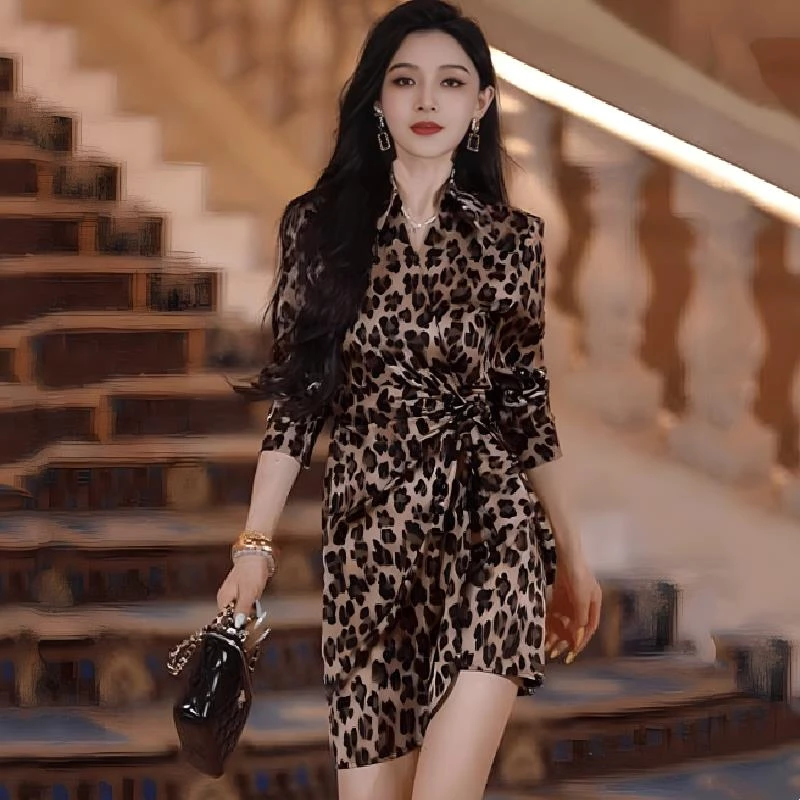 后妈裙冬季新品法式复古豹纹绑带长袖连衣裙女秋冬2024新款气质御