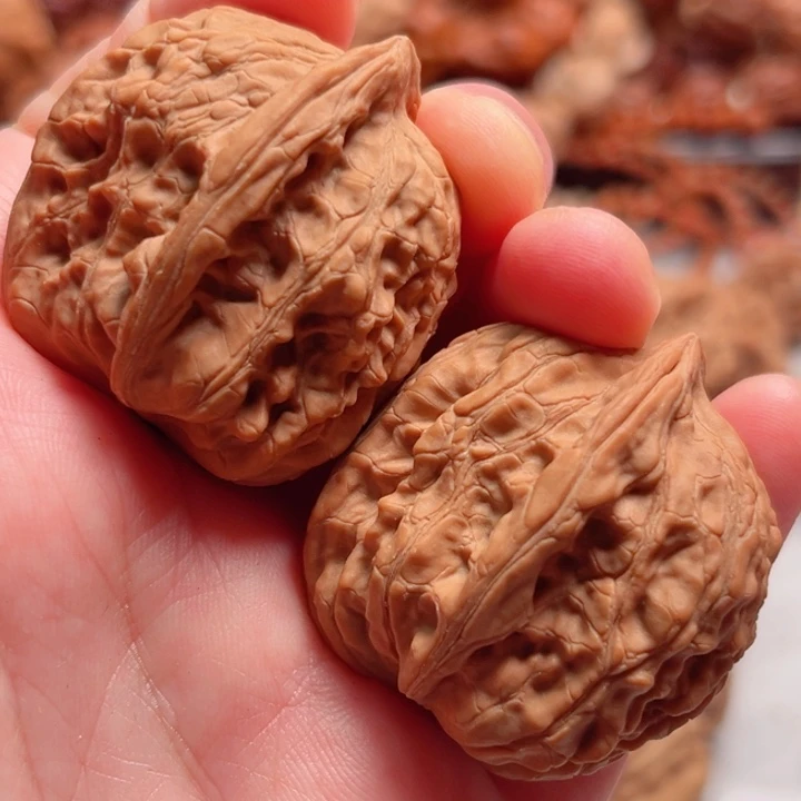 文玩核桃把件37肚赤龙鸡心