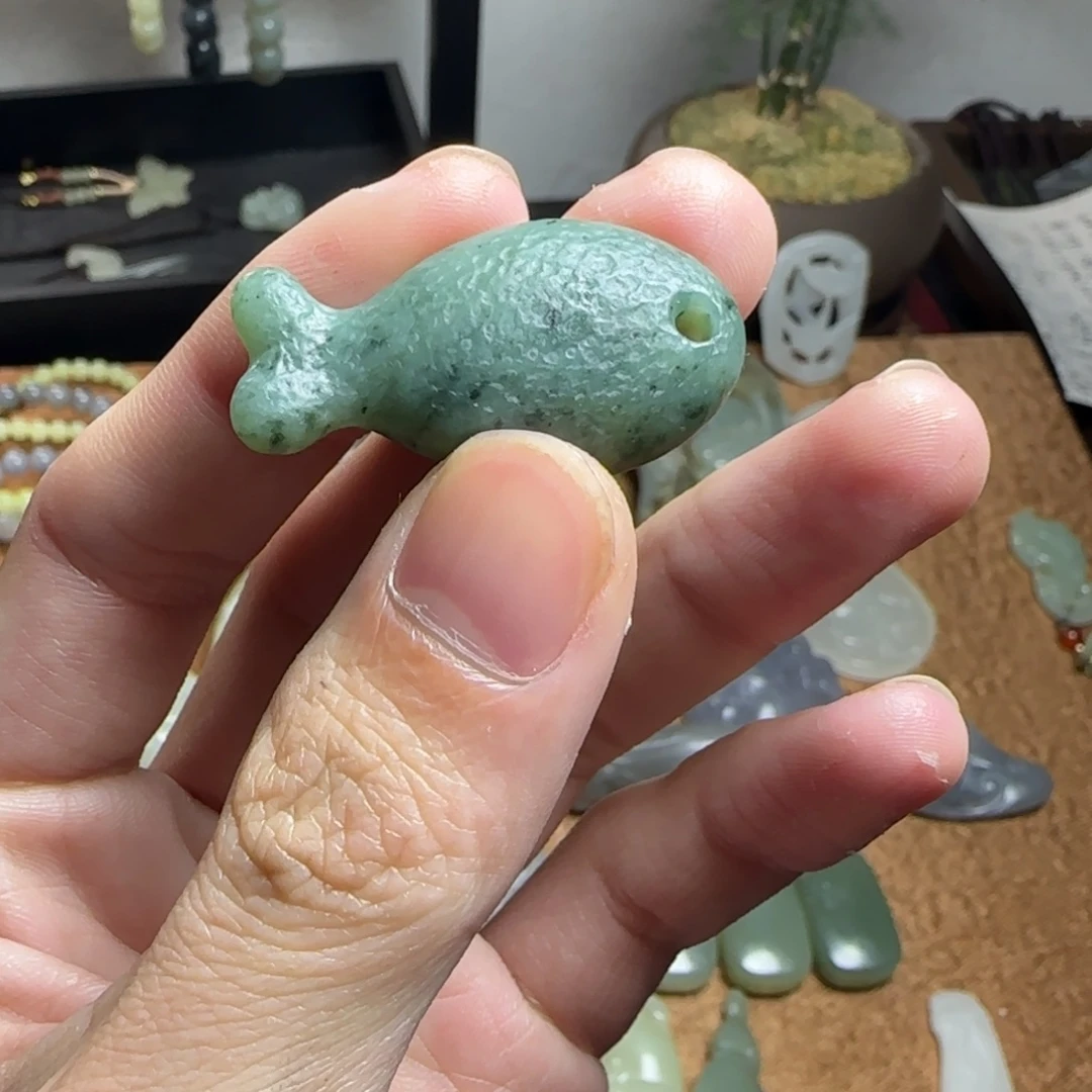 和田玉未镶嵌颈饰正常结构