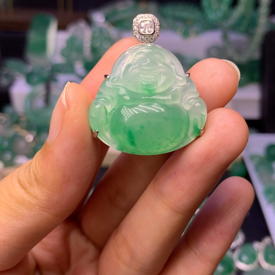 石英质玉（非洲翠）未镶嵌颈饰