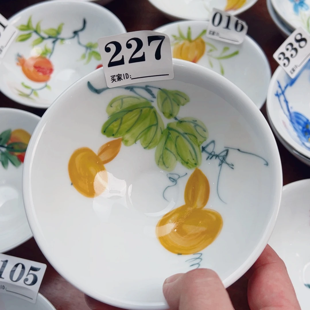 景德镇陶瓷手工手绘制作