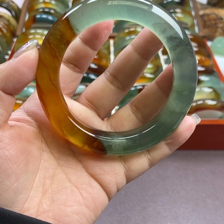 用***好蛇纹石玉未镶嵌手镯