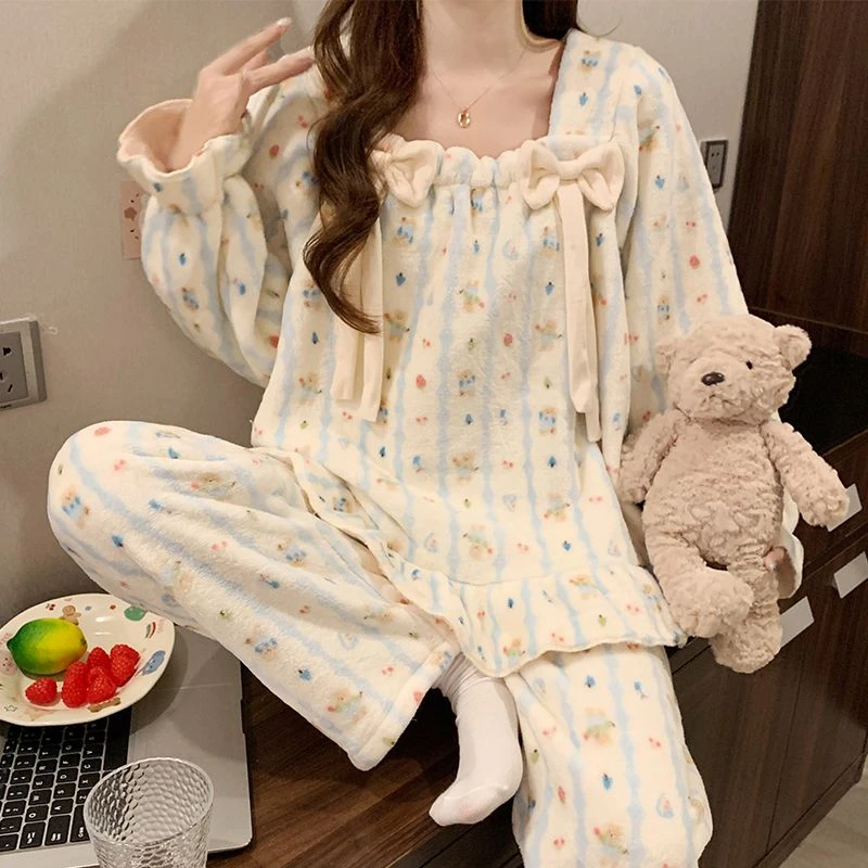 珊瑚绒睡衣女秋冬季大码加厚25新款网红治愈小熊套装可外穿家居服