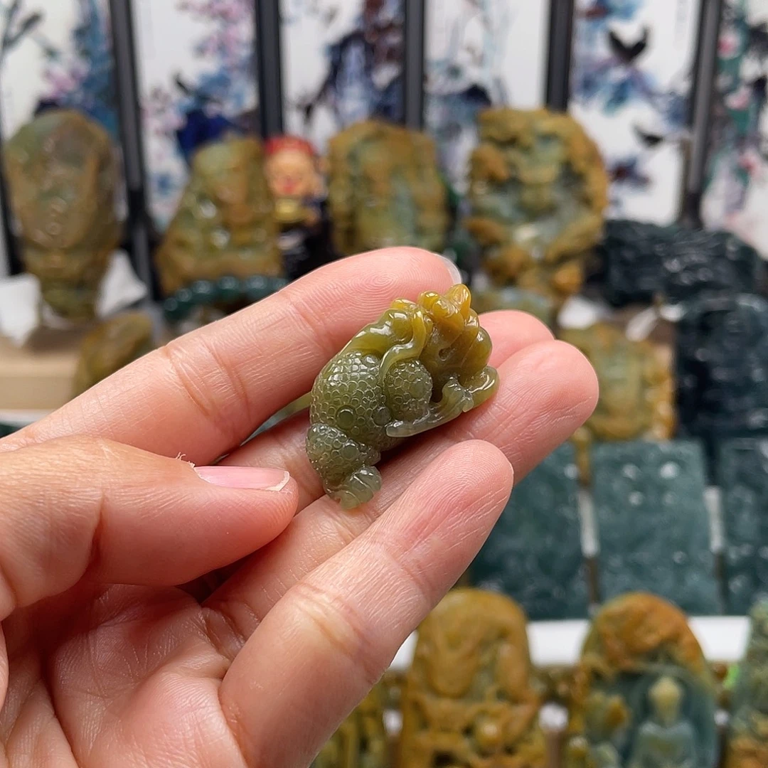 翡翠未镶嵌颈饰天然翡翠a货三脚