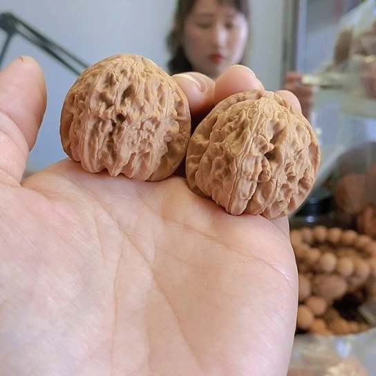 【闪购商品】把件文玩核桃37白狮子修