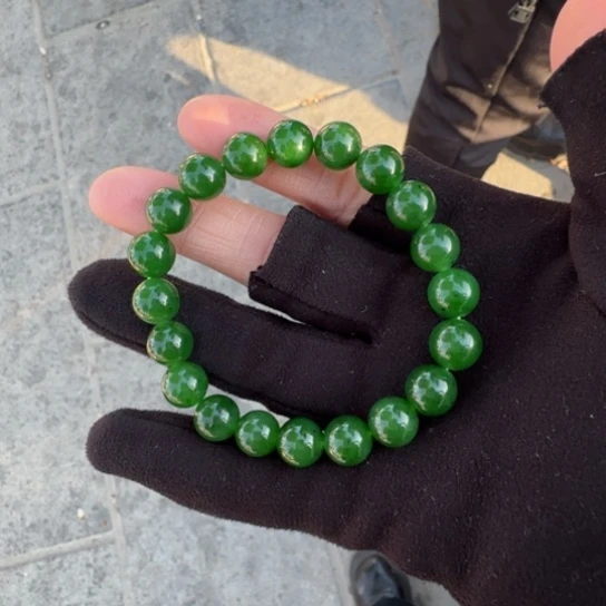 和田玉手链未镶嵌卡10冰辣阳绿，多样性发一，小小点