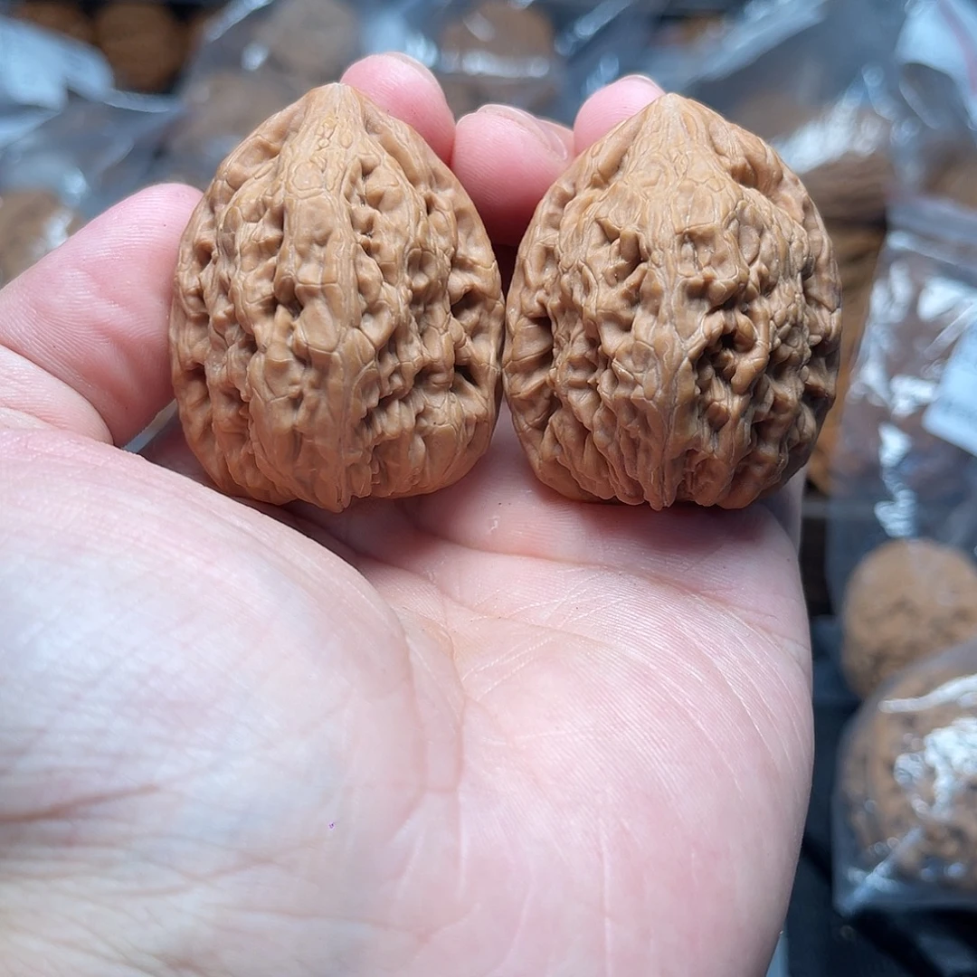 楚***描1文玩核桃虎头王37-06