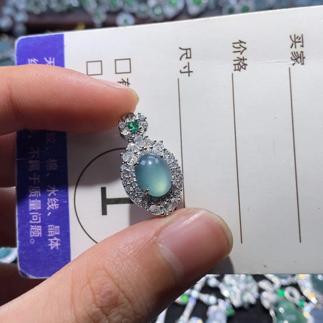 翡翠未镶嵌颈饰翡翠