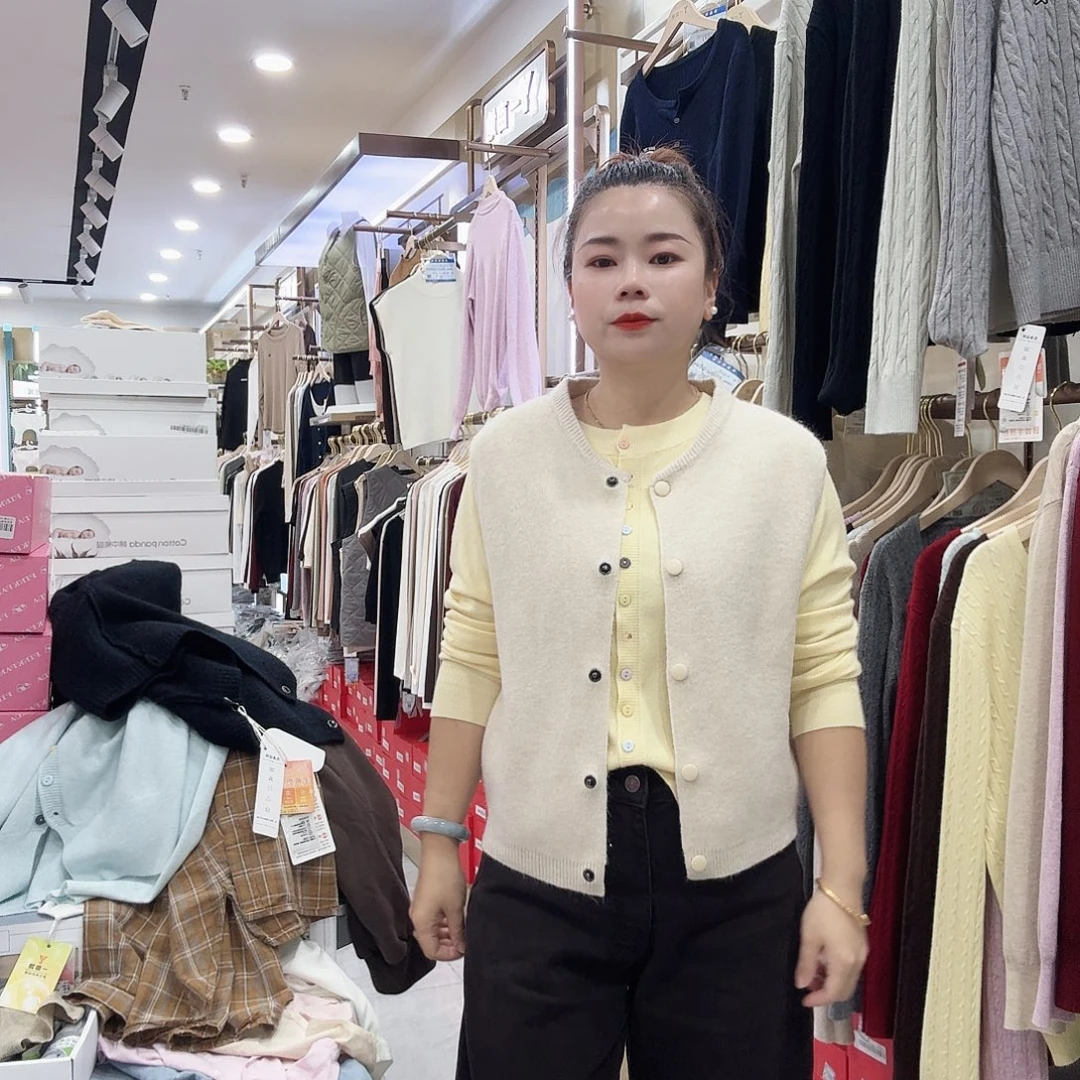 棉A090燕麦色马甲一件