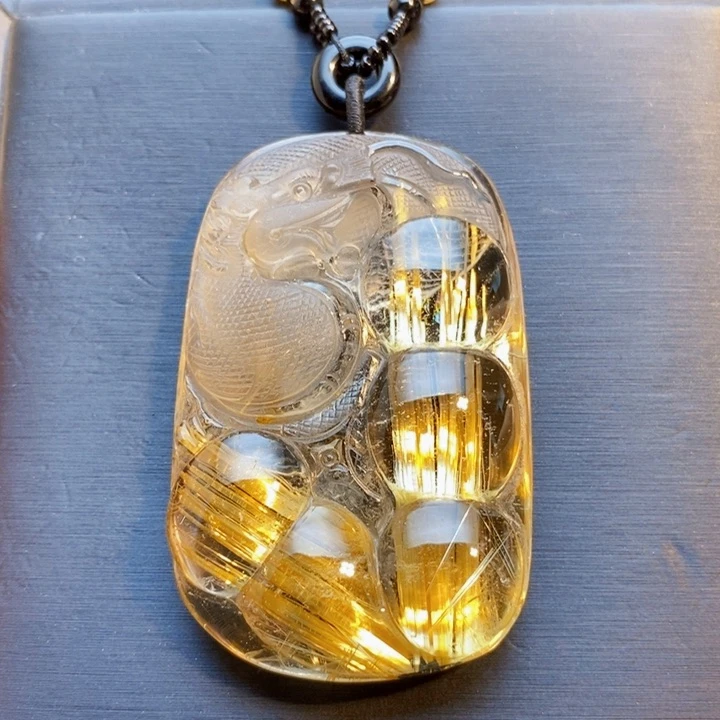 颈饰未镶嵌发晶天然钛晶四季豆生肖龙无事牌