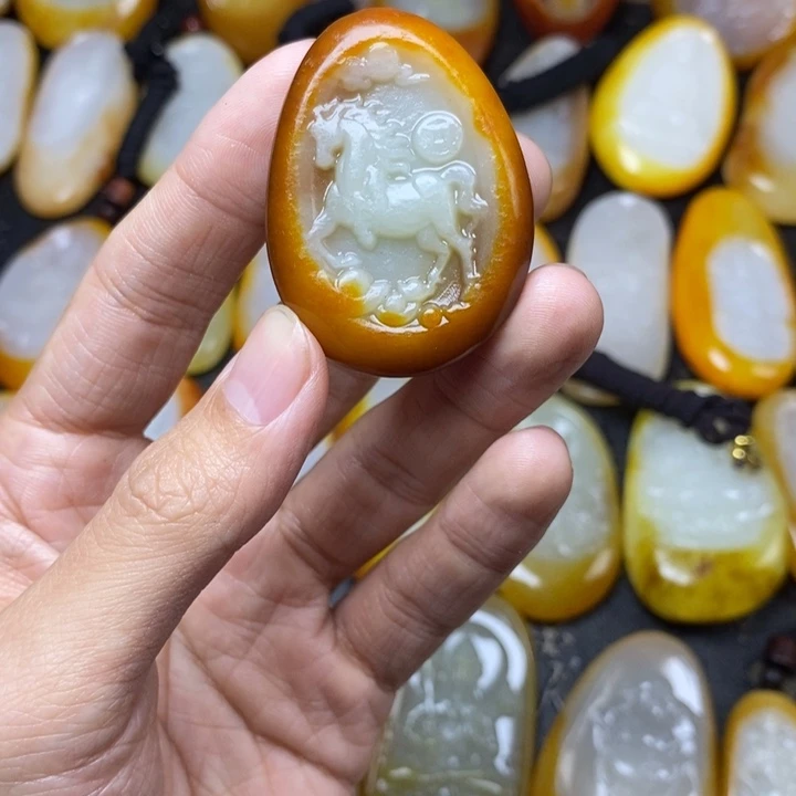 和田玉未镶嵌颈饰